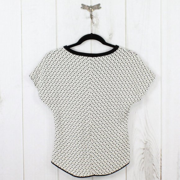 ECI New York Black Printed Cap Sleeves Keyhole Scoop Neck Blouse Top - Picture 5 of 9